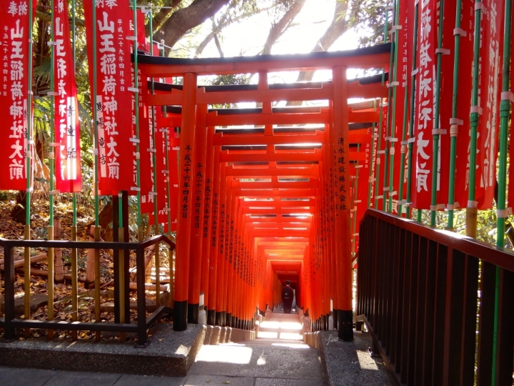 日本東京- 日枝神社  隱身東京市區的迷你千鳥居，求緣份必來