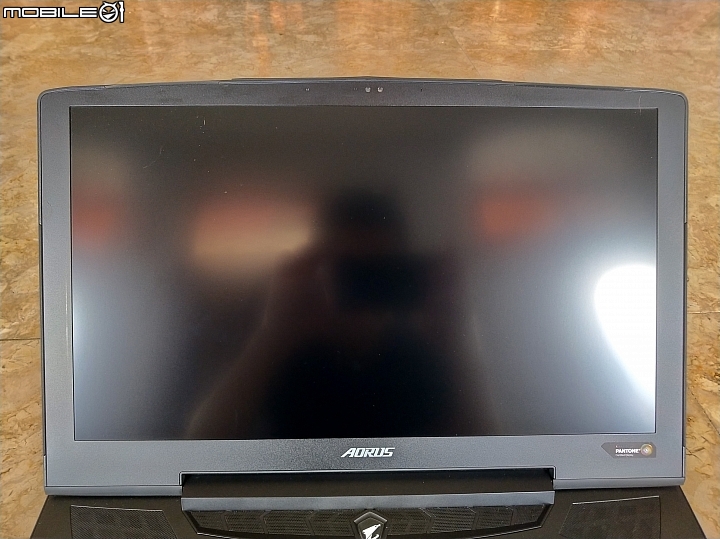 [不專業開箱] AORUS X7 DT v8 17.3吋高階電競筆電
