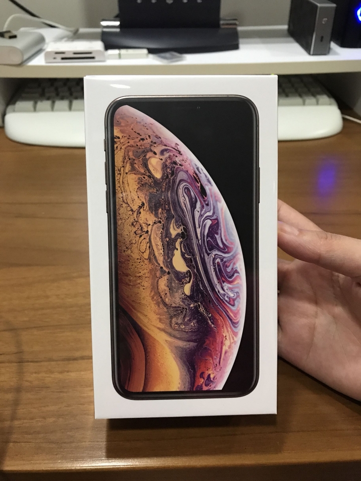 iPhone XS 金色 256G 開箱