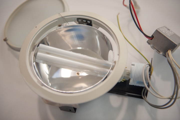 [開箱心得] 不想當烤雞 之 全面DIY更換LED燈具(有影片)  OSRAM歐司朗LEDVANCE系列-吸頂燈.嵌燈.支架燈.MR16投射燈