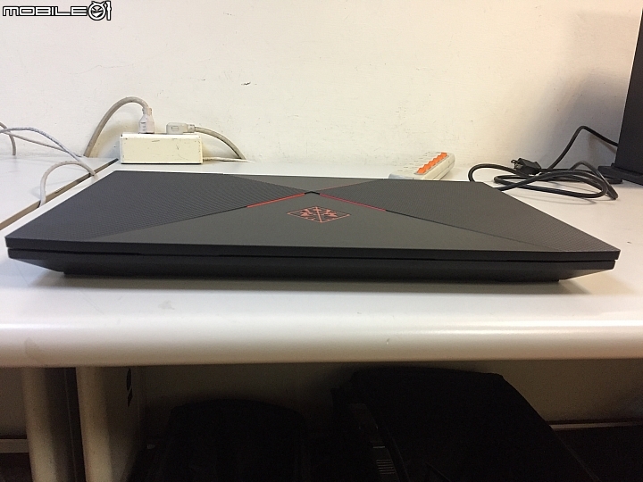 點我看大圖 HP OMEN 17-an137TX 17吋 電競筆電極不專業開箱
