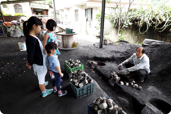 ▋金山好好玩 ▋獅頭望燭臺，控窯嚐地瓜，體驗特殊"蝙蝠”農場，再去泡湯吃好料。金山眾多特色景點，三天都玩不完！！！