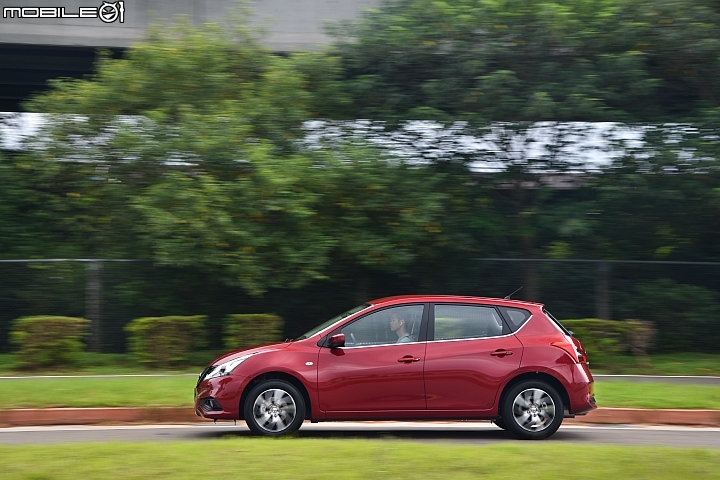 Nissan Tiida 2019年式試駕，六安/VDC/ISO-FIX入列，戰力再升級！