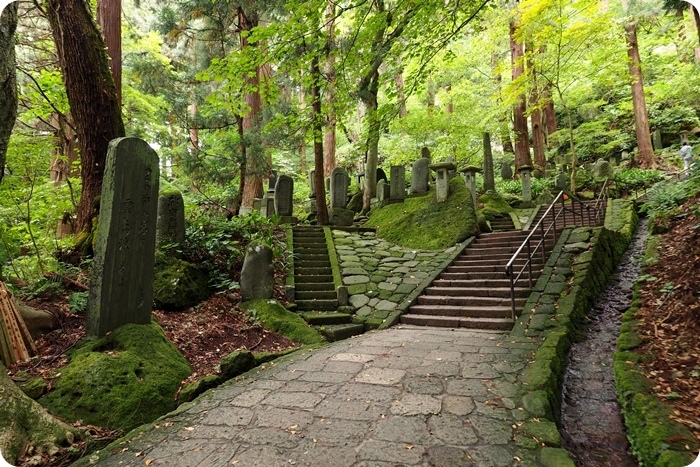▋日本山形 ▋千階登頂斬煩念，心經抄寫淨塵台。日本山形能量之旅，寶珠山立石寺