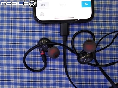 iPhone XS能輕鬆塞入口袋，但售價上卻考驗了另一種口袋深度。