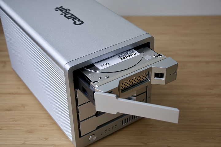 [開箱] CalDigit T4 Thunderbolt 3 RAID