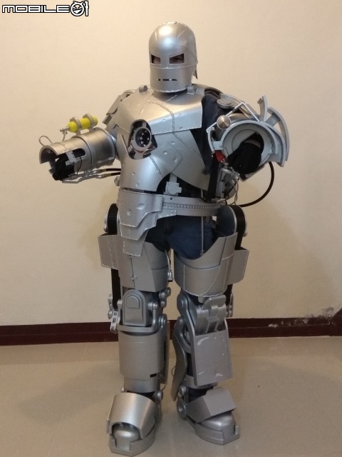 [作品分享] 鋼鐵人等身大 1:1 的可穿戴裝甲模型 IRON MAN MARK I