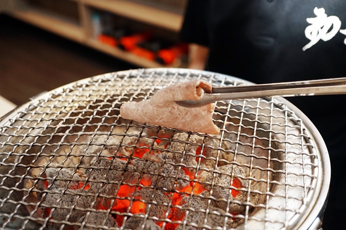 【台南燒肉】初云 職人燒肉 ｜霸氣海陸饗宴雙人套餐｜職人燒烤張嘴就好｜打卡按讚贈角切牛或豬五花｜499雙人啤酒暢飲
