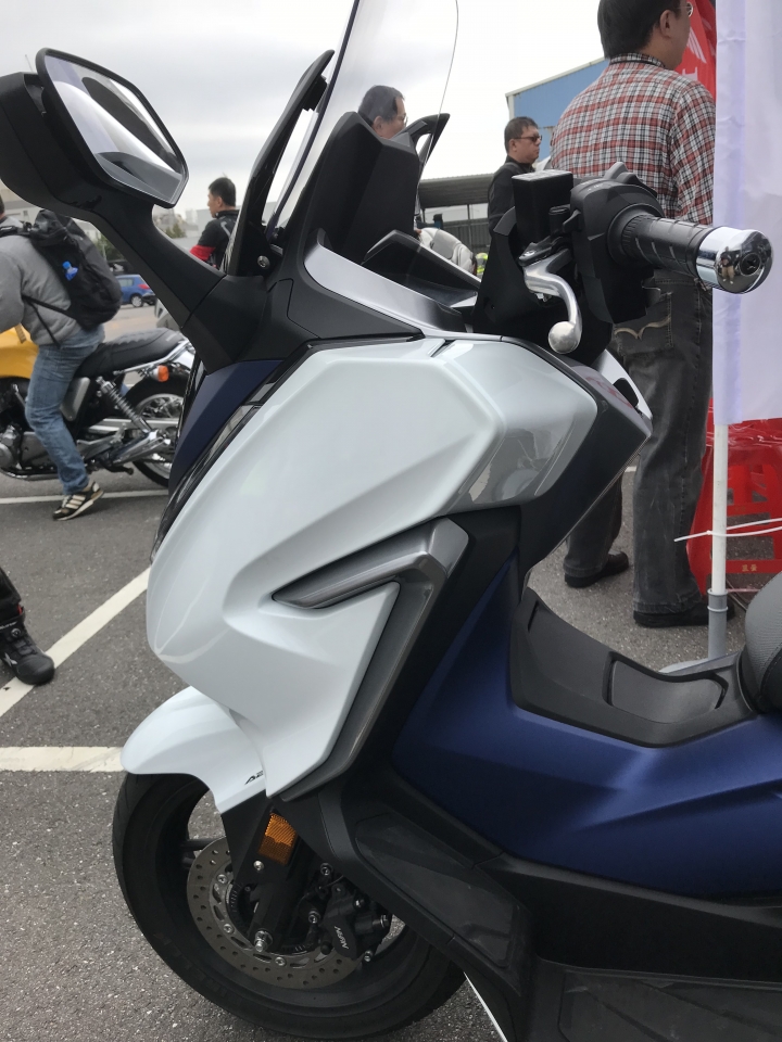 試乘新款 本田HONDA  NSS300