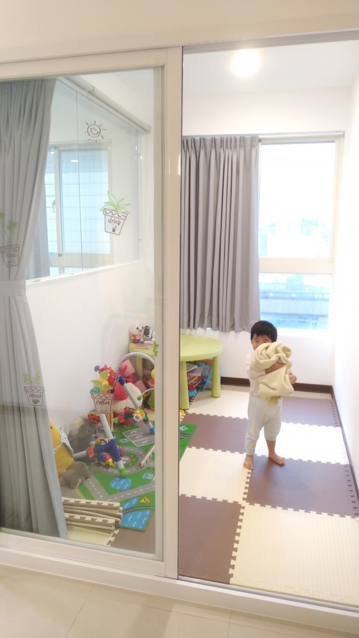 [開箱] 簡潔明亮小家宅 (統包心得、除甲醛、隔音窗等施工經驗分享)