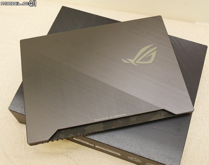 ROG STRIX SCAR II GL504GM 微開箱+硬體測試