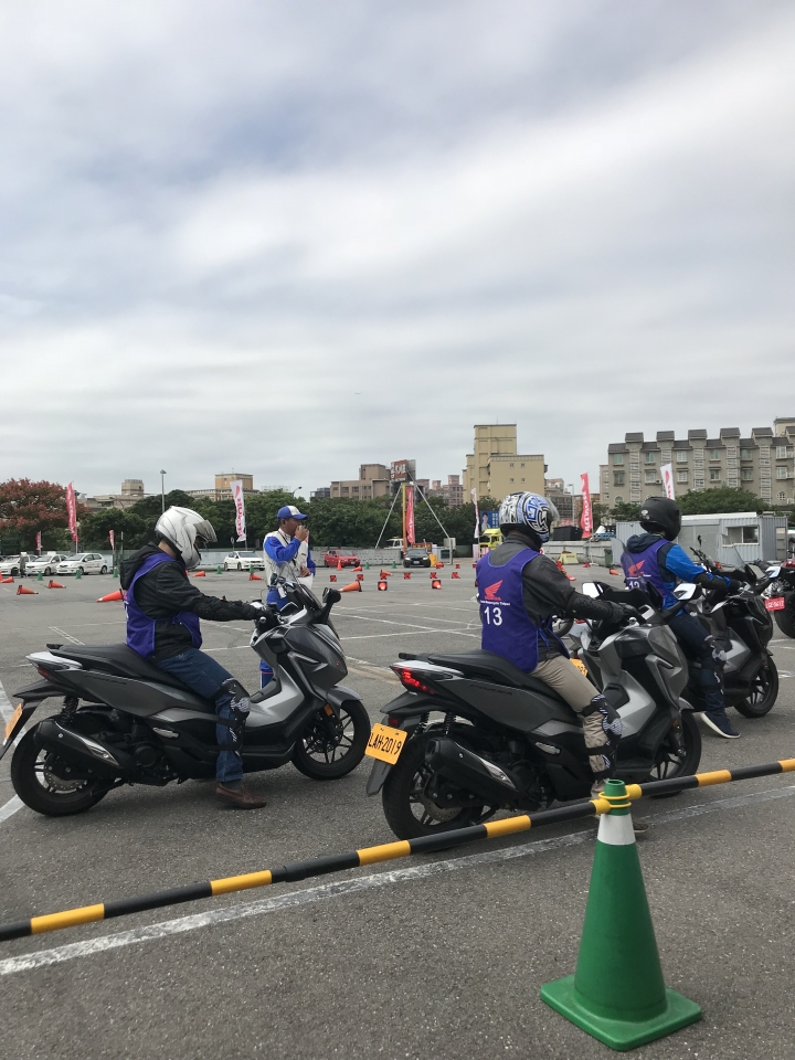 試乘新款 本田HONDA  NSS300