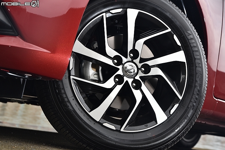 Nissan Tiida 2019年式試駕，六安/VDC/ISO-FIX入列，戰力再升級！