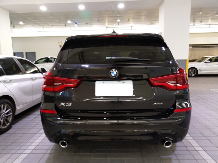開箱文，帶小黑回家(X3 20i G01+5AT)