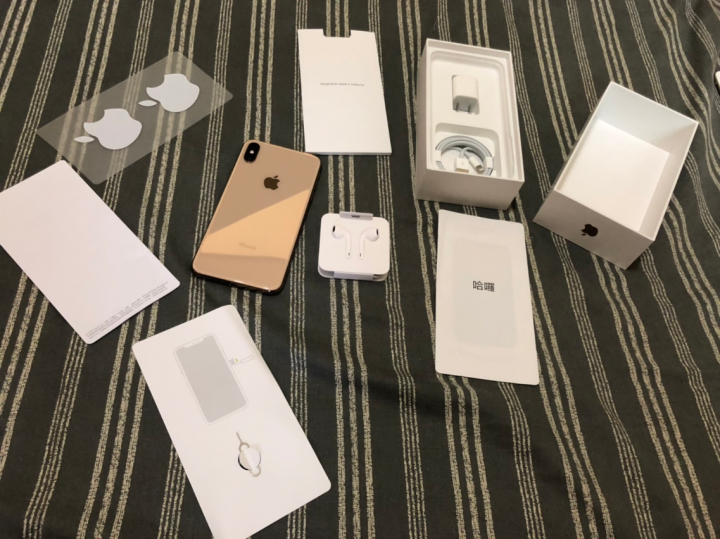 iPhone XS  MAX金色開箱文~