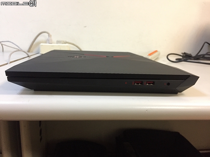 點我看大圖 HP OMEN 17-an137TX 17吋 電競筆電極不專業開箱