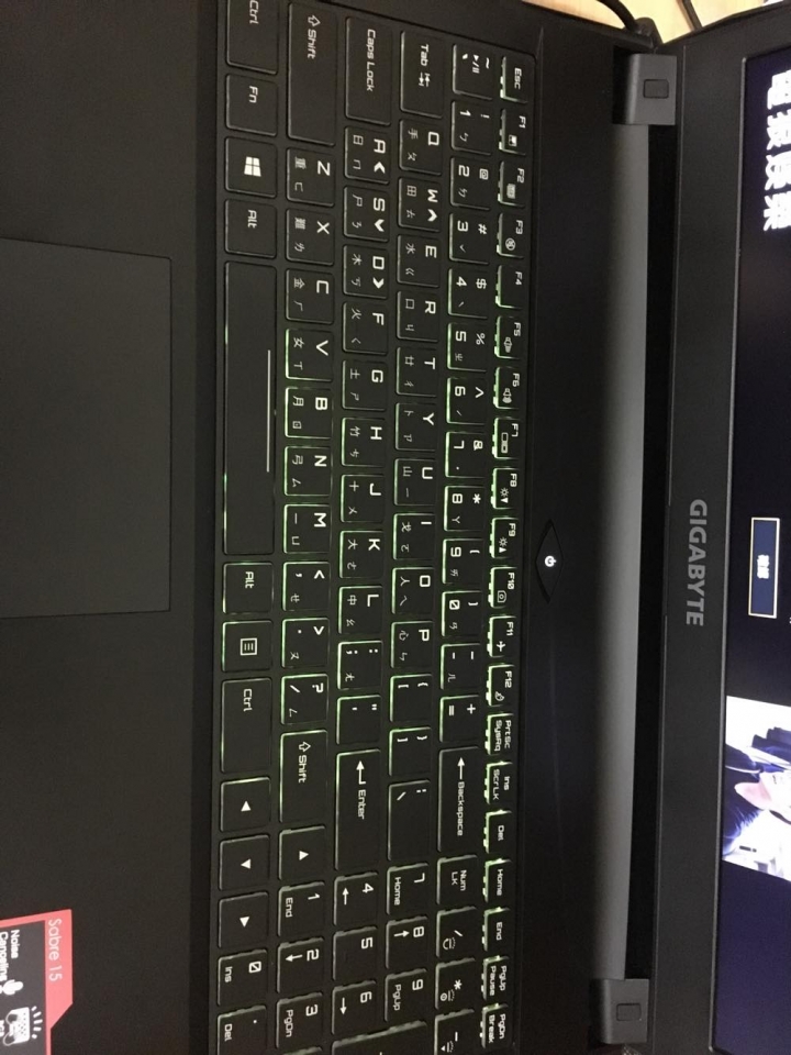 GIGABYTE Sabre 15G 不專業開箱