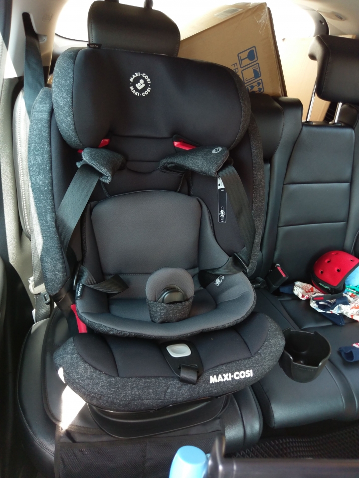 [開箱]Maxi-Cosi Titan Pro 9-36KG ISOFIX汽座分享