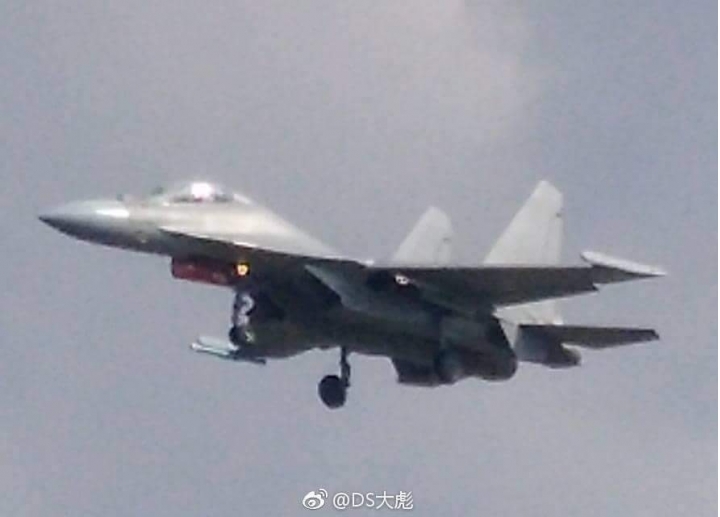 新的殲16戰機加入戰鬥序列