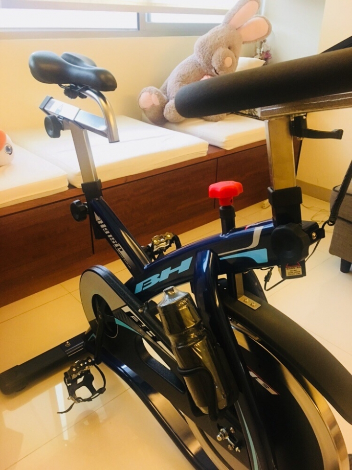 【飛輪車開箱&簡單介紹飛輪運動】預算大約2萬可以參考 / BH H915P- 體驗真實公路的騎乘感