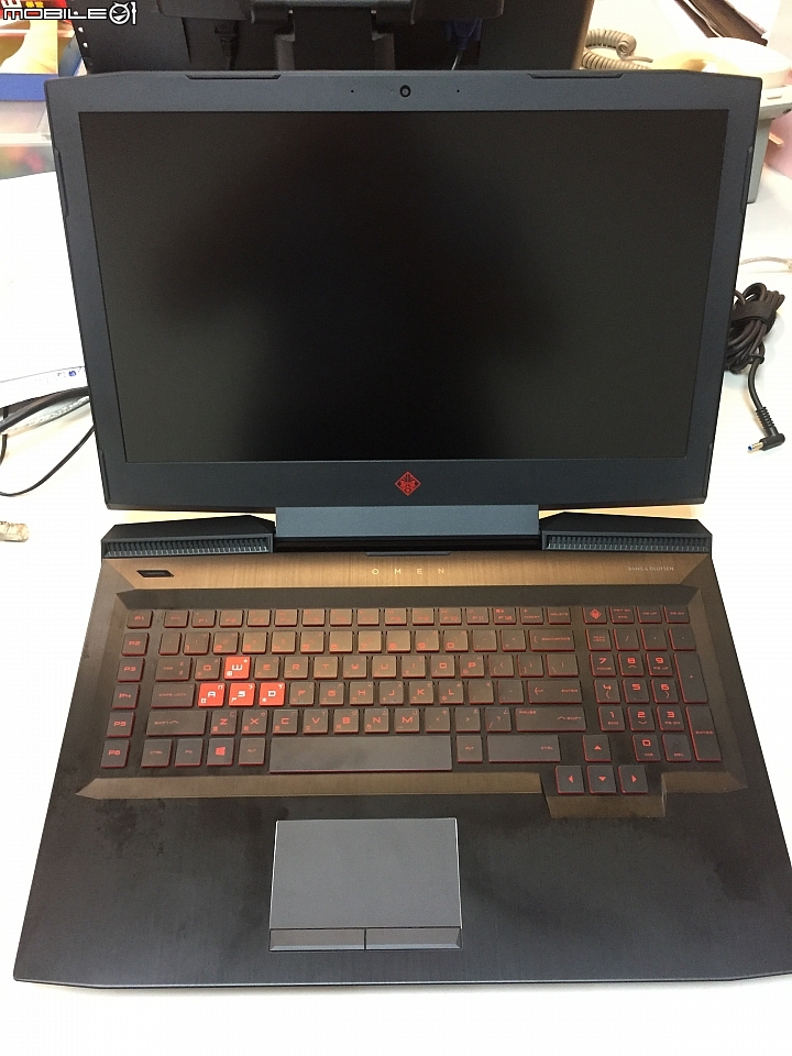 點我看大圖 HP OMEN 17-an137TX 17吋 電競筆電極不專業開箱