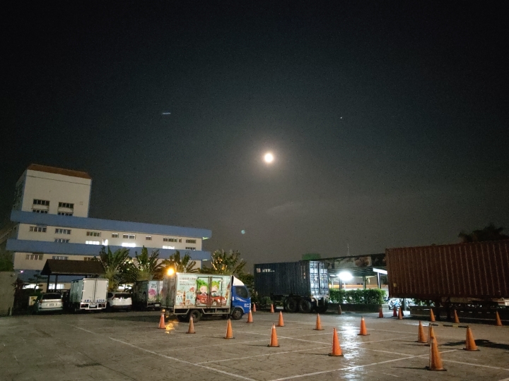 HTC u12+夜拍問題？