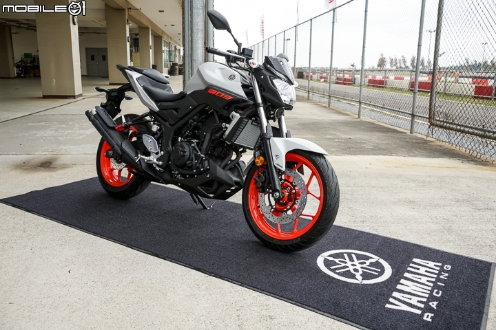2019 YAMAHA YZF-R3 賽道試駕 R-DNA 有感配備進化