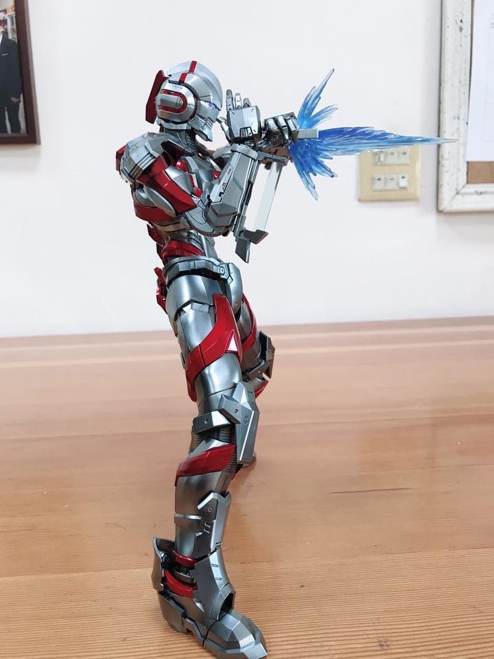 鋼鐵奧特曼
