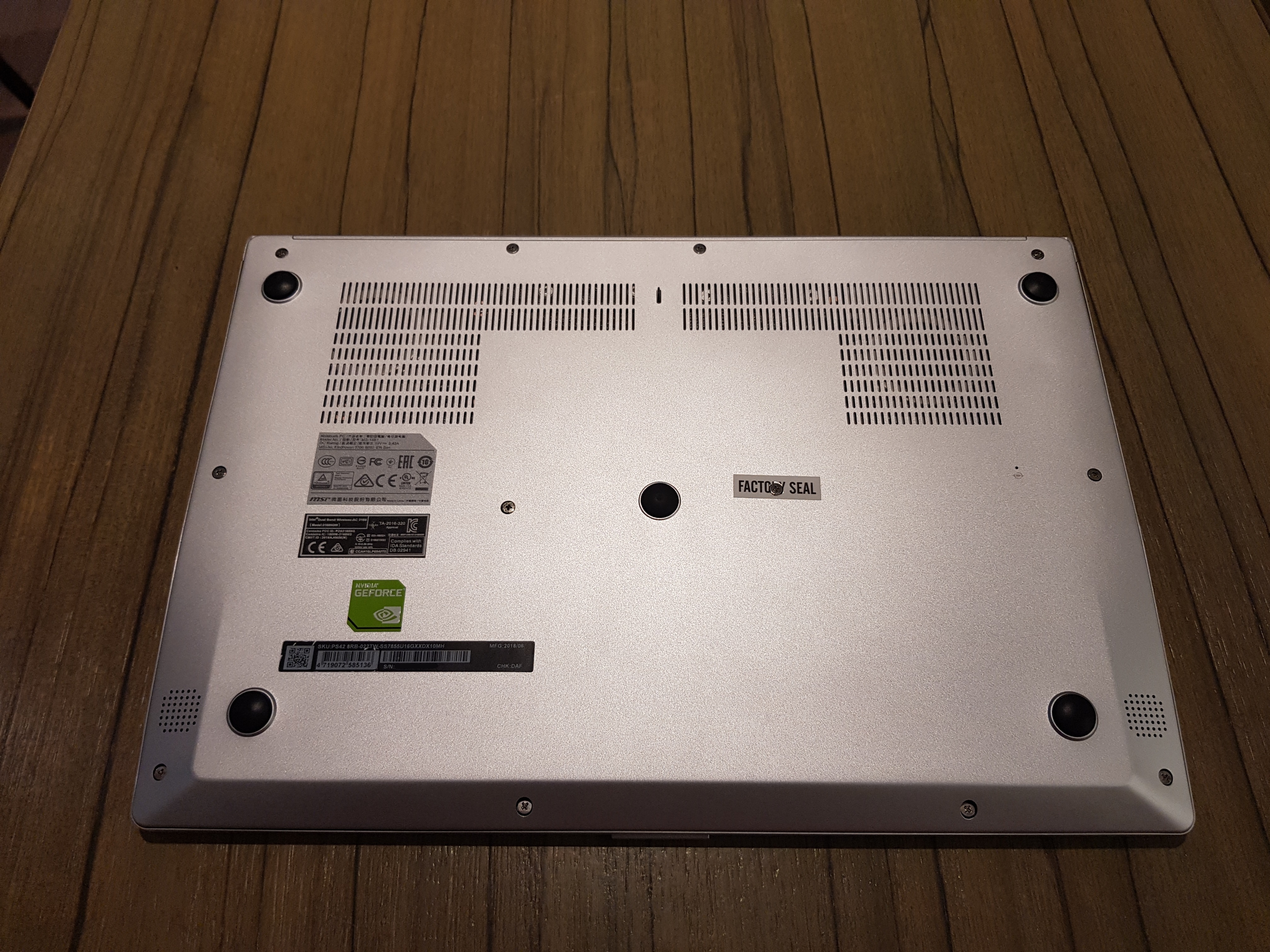 【小宅開箱】【閒聊】MSI PS42 輕薄型筆電，時尚金屬外皮下隱藏未知的性能！