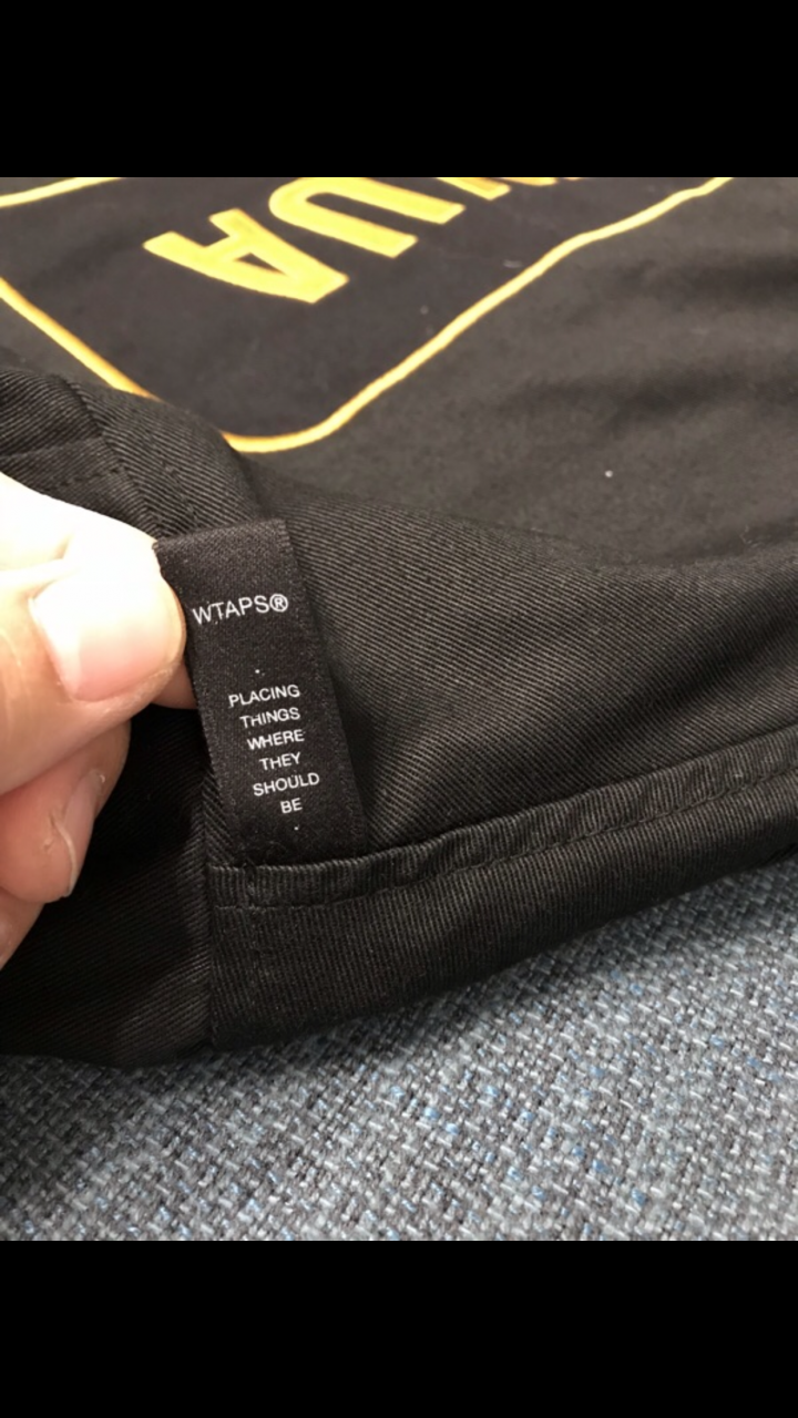 請各位大大幫忙看一下這件wtaps unit jacket真假