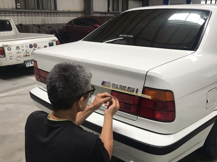 遲了23年的開箱 E34 M525