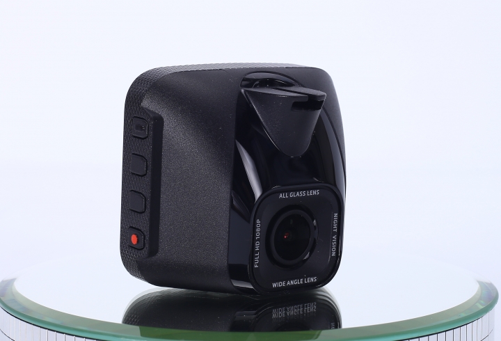 搭載 SONY STARVIS感光元件的行車記錄器