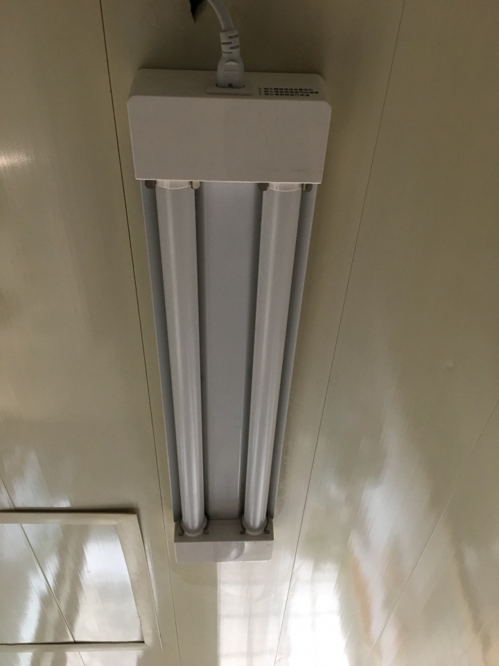 日光燈具更換方式