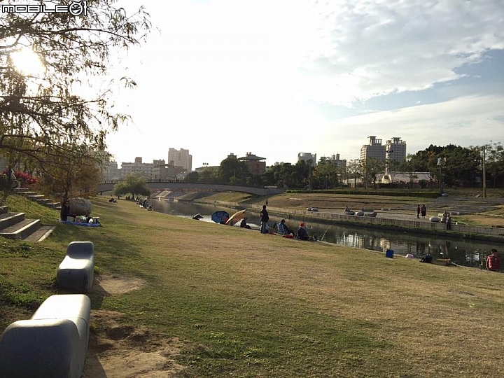 預售屋「興大康橋」住戶簽到簿。