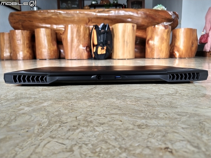 [不專業開箱] AORUS X7 DT v8 17.3吋高階電競筆電