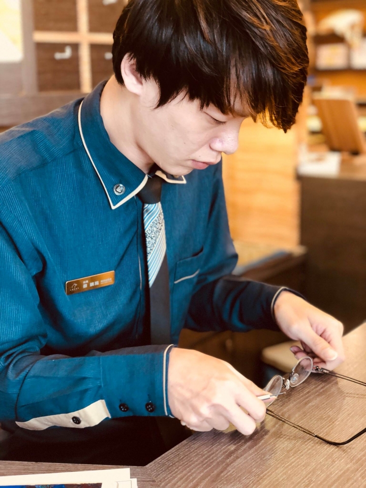 LOHAS樂活眼鏡 - 高應大店>>>眼鏡免費眼鏡維修&眼鏡深層保養心得