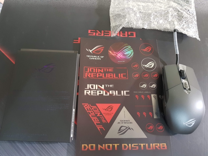 ROG Strix SCAR II GL704GM 簡易 開箱
