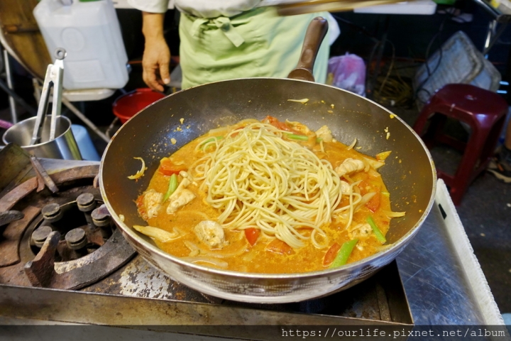 旱溪夜市．餐廳品質夜市價的西班牙海鮮大鍋飯@美力夯大叔