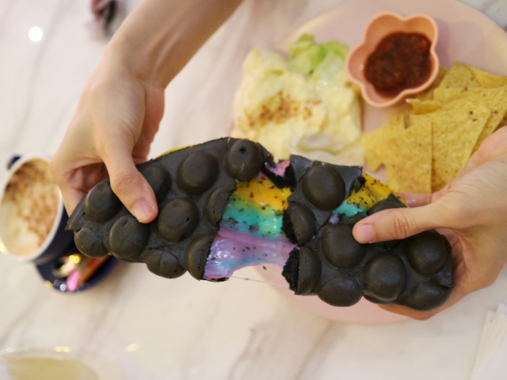 【桃園】2Yum Cafe'下午茶~邪惡彩虹起司港式雞蛋仔