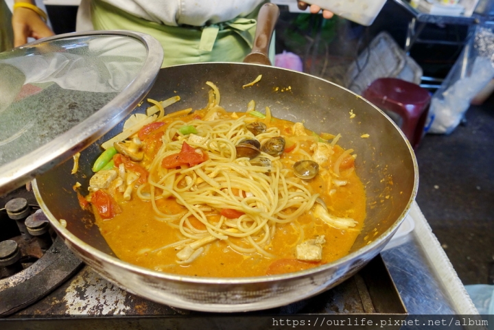 旱溪夜市．餐廳品質夜市價的西班牙海鮮大鍋飯@美力夯大叔