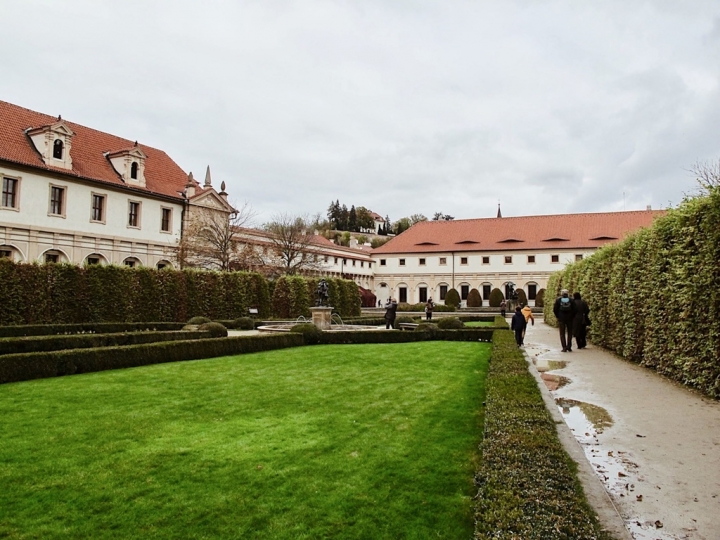 【Czech．走跳】誤入布拉格華倫斯坦宮殿花園一方奢華與卡夫卡博物館