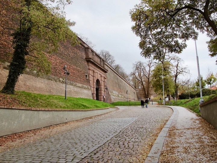 【Czech．走跳】布拉格高堡區-隱身於聖彼得聖保羅教堂內的慕夏濕壁畫