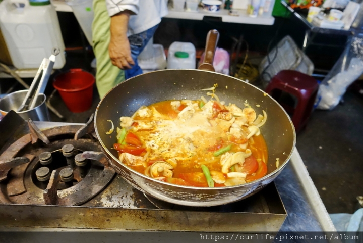 旱溪夜市．餐廳品質夜市價的西班牙海鮮大鍋飯@美力夯大叔