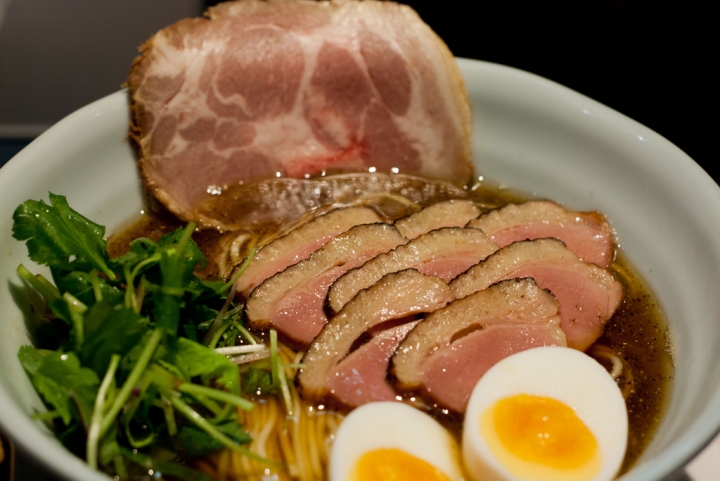 【美食。食記】東京 神田 四種醬油的和諧風味 麺巧 潮 拉麵 御茶之水 推薦