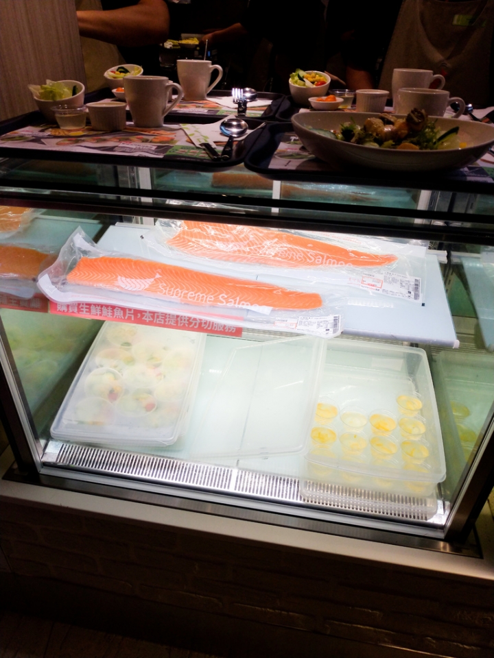 [高清體驗]Supreme Salmon美威鮭魚(京站店)-亞洲第一家鮭魚專賣店，但可不只鮭魚本質好，料理手法也是毫不馬虎!