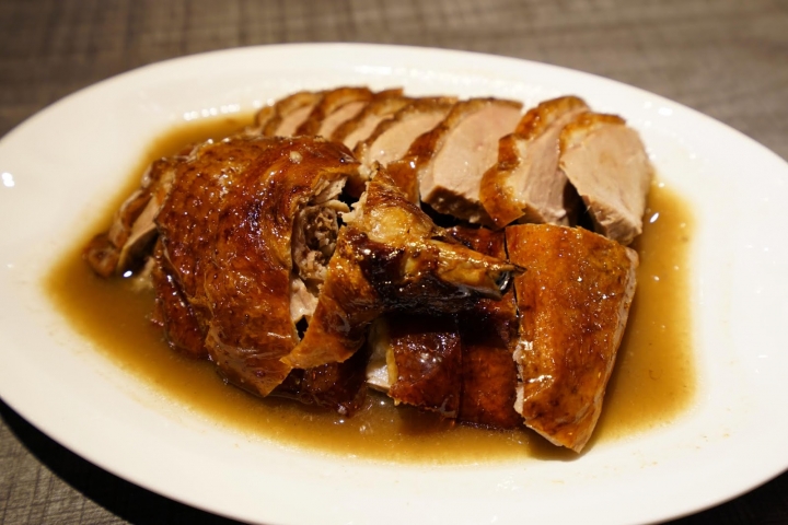 [食記] 台北東區星馬料理-鴨皇閣 D'Palace。台北東區最好吃的當歸烤鴨(近忠孝敦化站)