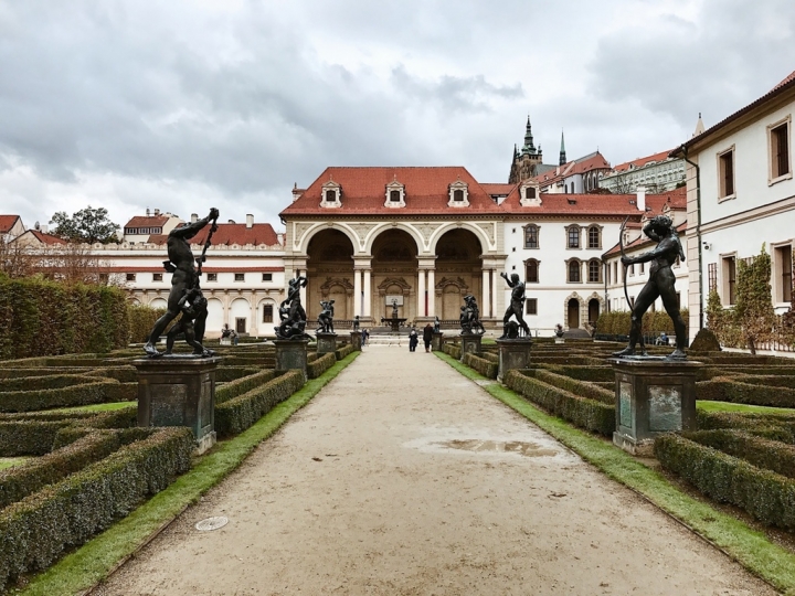 【Czech．走跳】誤入布拉格華倫斯坦宮殿花園一方奢華與卡夫卡博物館