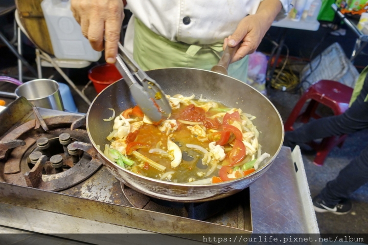 旱溪夜市．餐廳品質夜市價的西班牙海鮮大鍋飯@美力夯大叔