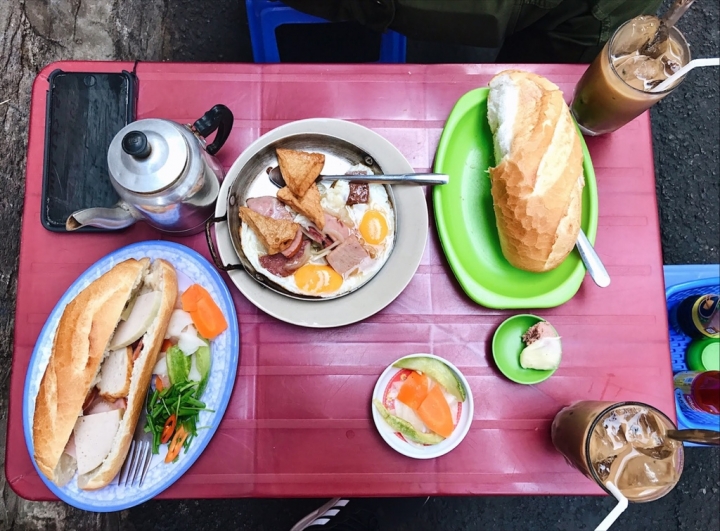 【Vietnam．好食】深入胡志明巷弄-來份道地的越南式早餐Banh Mi Hoa Ma