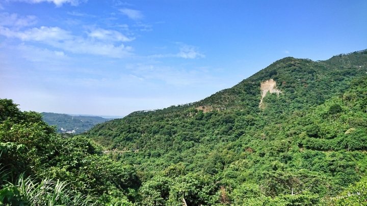 ★嘉義竹崎★【塘湖古道】賞甕缸潭瀑布。